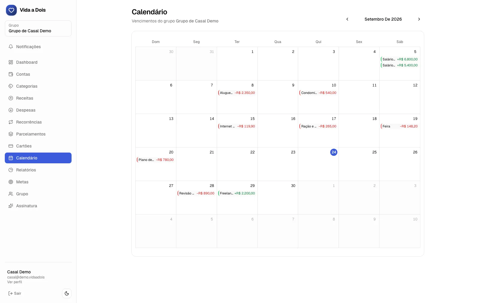 Financial calendar with the month's due dates, money in green and money out in red.